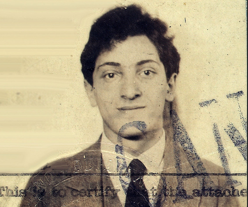 Молодой Мейер Шапиро. Фотография на паспорт. 
